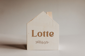 Houten spaarpot met naam | huisje