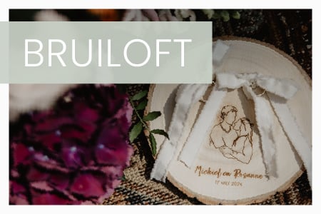 Bruiloft decoratie en getuigen vragen