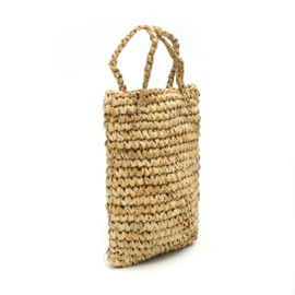 The raffia bottle holder