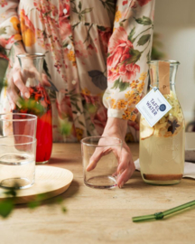 Pineut  tafelwater Aardbei en Hibiscus