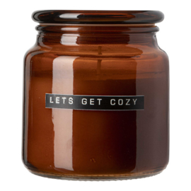 Wellmark geurkaars cedarwood 'Lets get cozy' -