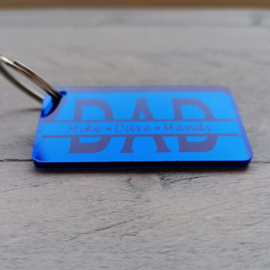 SLEUTELHANGER DAD met namen kinderen  blauw spiegel acrylaat