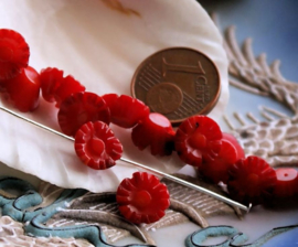 set/3 Beautiful Beads: Red Coral - Flower - 9-10 mm