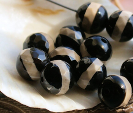 1 kraal:  echt Agaat - Eye Bead of Streep - Rond Facet - 10 mm - Zwart Wit