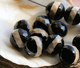 1 bead:  Agate - Eye Bead or Stripe - Round Faceted - 10 mm - Black Off-White