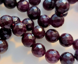 set/5 beads: Red Garnet - Round FACETED - 8,2 mm - Dark Burgundy