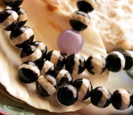 set/4  Agate Tibetan Eye Beads or Stripe - Round Faceted - 8 mm - Black White