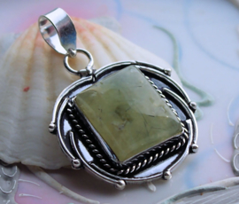 Beautiful Pendant: Prehnite - SP - 51 mm