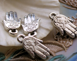 set/10 Charms: Hand of Fatima - 22 mm - Metal Look Antique Silver Tone - Hamsa