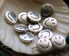 set/8 Kralen: Smiley - Lachebekje - Emoticon Emoji - 10 mm - Zilver Kleur Metaal