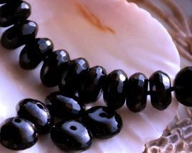 set/8 beads: Onyx Agate - Disc Faceted - 8x4,6 mm - Black