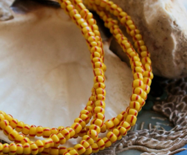 Strand 70 cm/365 beads: Fair TRADE BEADS: Africa Ghana -  3-3,5 mm - Yellow Red