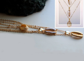 Mooie Boho/Ibiza 3 Lagen Ketting met Cowry Schelpjes - Goud