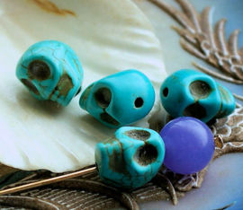 set/4 Kralen: SKULL van Howliet - 12x10 mm - Turquoise Kleur