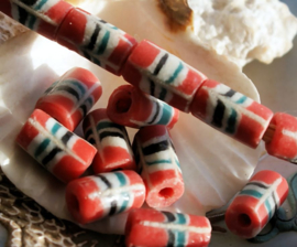 set/4 Krobo TRADE BEADS from Ghana: Feather - 14-15 mm - Coral-Pink White Black Petrol