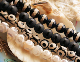 set/4  Agate Tibetan Eye Beads or Stripe - Round Faceted - 8 mm - Black White