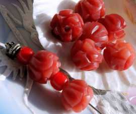 1 Beautiful Handmade Prayerbead from Tibet - LOTUS - 12 mm - Coral-Red