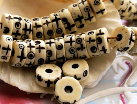 BONE:  set/5 Prayer Beads - Tibet - Heishi - 10x3,5 mm - Off-White Black