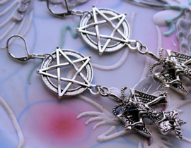 Paar Oorbellen: BAPHOMET met reversed Pentagram - Antiek Zilver kleur