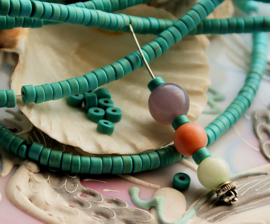 set/15 beads: Turquoise Howlite - Heishi - 4,3 mm