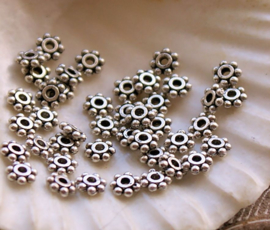 set/50 Beads: Bali Dots Daisy - Spacer - 4 mm - Antique Silver Tone Metal