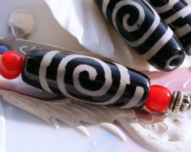 1 large Tibetan DZI Prayerbead:  Spiral - Agate - 29 mm