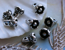 set/5 Spacer Charms: Flower - 8x6 mm - Antique Silver Tone Metal