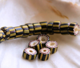 set/12 ANTIEKE TRADE BEADS Handelskralen: Chevron - Venice - ca 6,5 mm