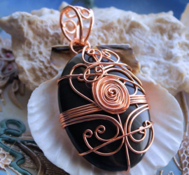 Beautiful Filigree Pendant: Black Onyx Agate and Copper - 66 mm