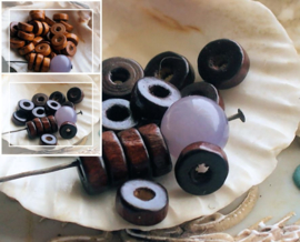 set/25 beads: Wood - Spacer Heishi - 8x3 mm - Bown