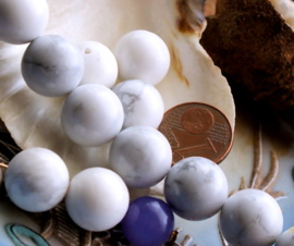 set/5 beads: White Howlite - Round - 12 mm