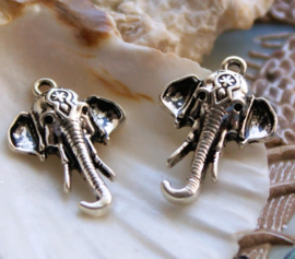 1 Pendant/Charm: Indian Elephant - 25x17 mm - Antique Silver Tone