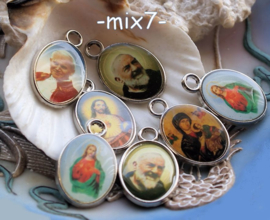 1 Pendant: Icon - Mary Jesus Religious - 25 mm - Antique Silver tone - Options 11-M