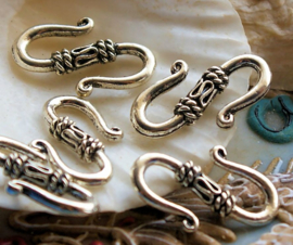 1 S-Hook Clasp: Tibet/Etnic Style - 21 mm - Antique Silver tone Metal