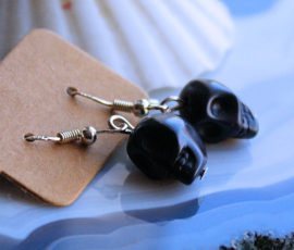 C&G Earrings: Black Howlite Skulls