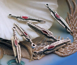 set/4 Charms: Feather - 27 mm - Antique Silver Tone + Red