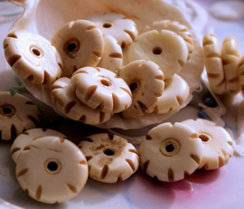 BONE:  set/5 beads - Carved Heishi Disc - 16 mm