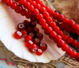 set/10 ANTIEKE TRADE BEADS Handelskralen: Afrika Europa - White Heart - ca 5 mm - Koraal-Rood