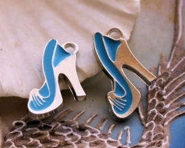 1 Enamel Charm: High Heeled Shoe - 19x14 mm - Aqua Blue