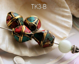 1 handgemaakte Tibetaanse Kraal: Koper met echt Turquoise & Rood Koraal - diverse opties TK3