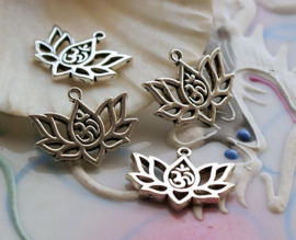 set/3 Charms: Lotus Flower with Om Symbol - 20x16 mm - Antique Silver tone