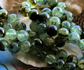 set/6 beads: lovely Prehnite - 8,2 mm - Pale Green with Black