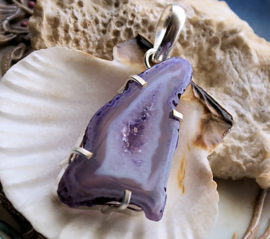 Mooie Hanger: Lila-Paarse Agaat Geode Druzy - Verzilverd - 57 mm