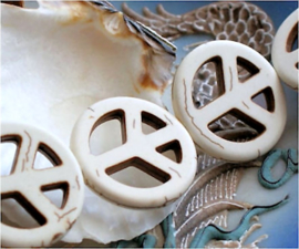 set/2 beads: Magnesite - PEACE - 25 mm - White Turquoise look
