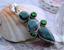 Pendant: Diopside with Emerald-Green Quartz - SP - 59 mm