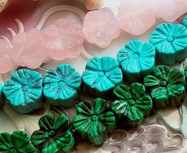 1 Gemstone Bead: Flower - appr. 14,5 mm - Malachite - Rose Quartz - Turquoise Howlite