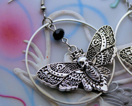 Paar Oorbellen: Doodshoofd-Vlinder in Cirkel - Antiek Zilver kleur