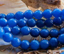 set/6 beads: Candy JADE - Round FACETED - 7,8 mm - Azure/Cornflower Blue