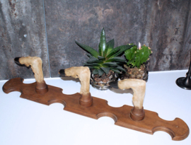 Rek/Kapstok/Hanger van 3 taxidermie Ree pootjes - 57 cm