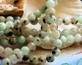 set/* beads: Kiwi Jasper - Round - 6,3 mm or 8,5 mm